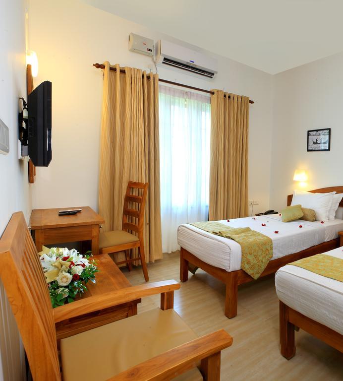 Abad Pepper Route Hotel Kochi Kültér fotó