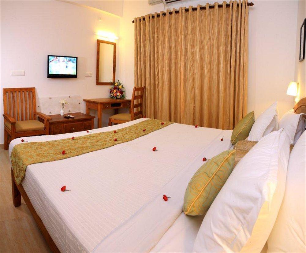 Abad Pepper Route Hotel Kochi Kültér fotó