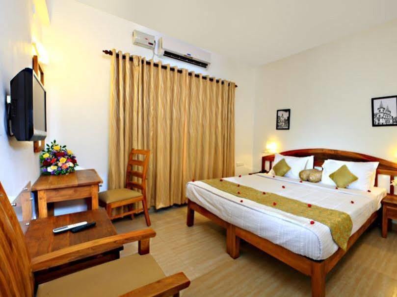 Abad Pepper Route Hotel Kochi Kültér fotó